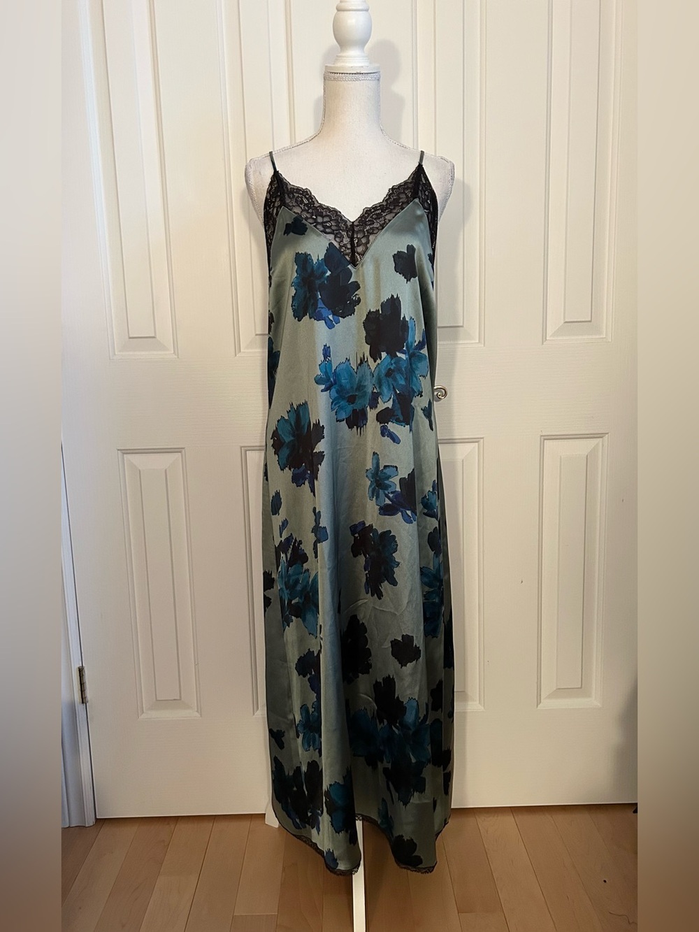 NWT HOUSE OF HARLOW 1960 Floral Lace-Trim Maxi Slip Dress, Blue/Green/Black, Med